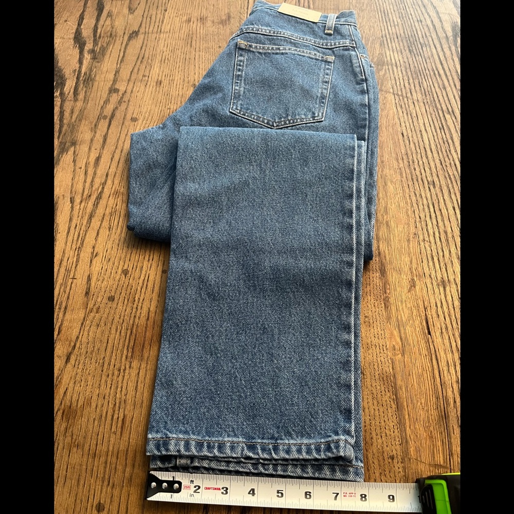 Woman’s New LL Bean Original Fit/Relaxed M/T Stonewashed Jeans!! Pristine!